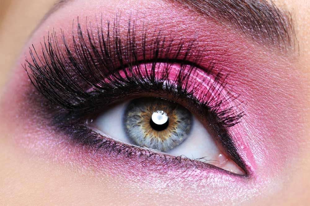 Eyelash Extensions with Pink Makeup